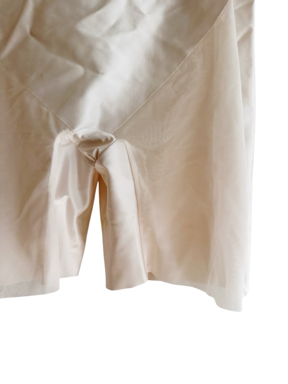 Spanx Spanxshape Booty Lifting Mid Thigh Shorts - Picture 3 of 7